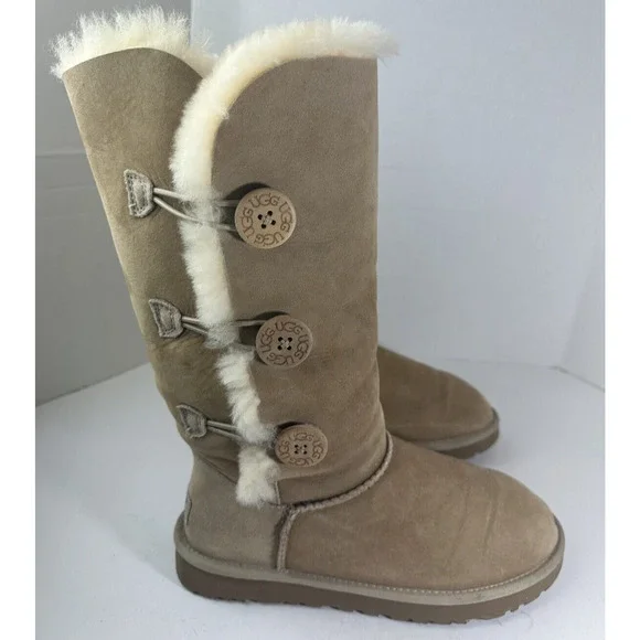 UGG Bailey Button Triplet II Boots Tall Fur Lined 1873 Tan Brown Women's Size 9 - Picture 2 of 16